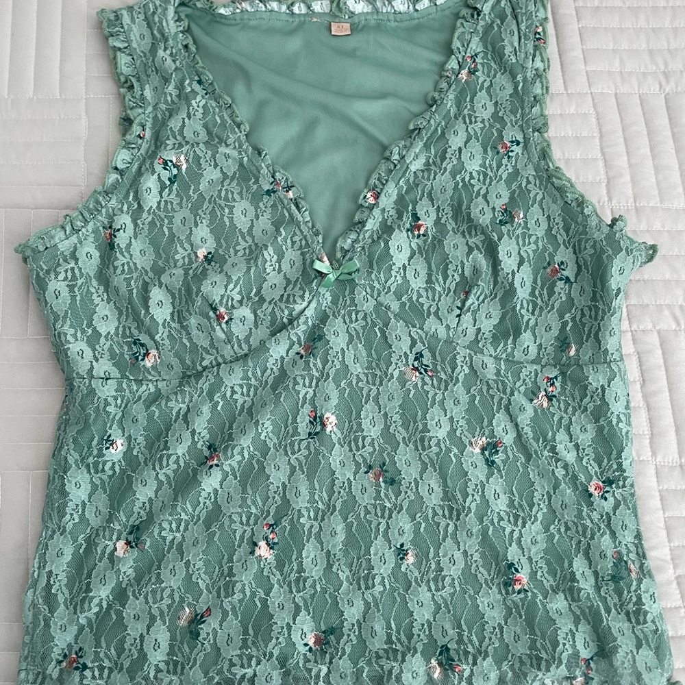 Floral Lace Sleeveless Top